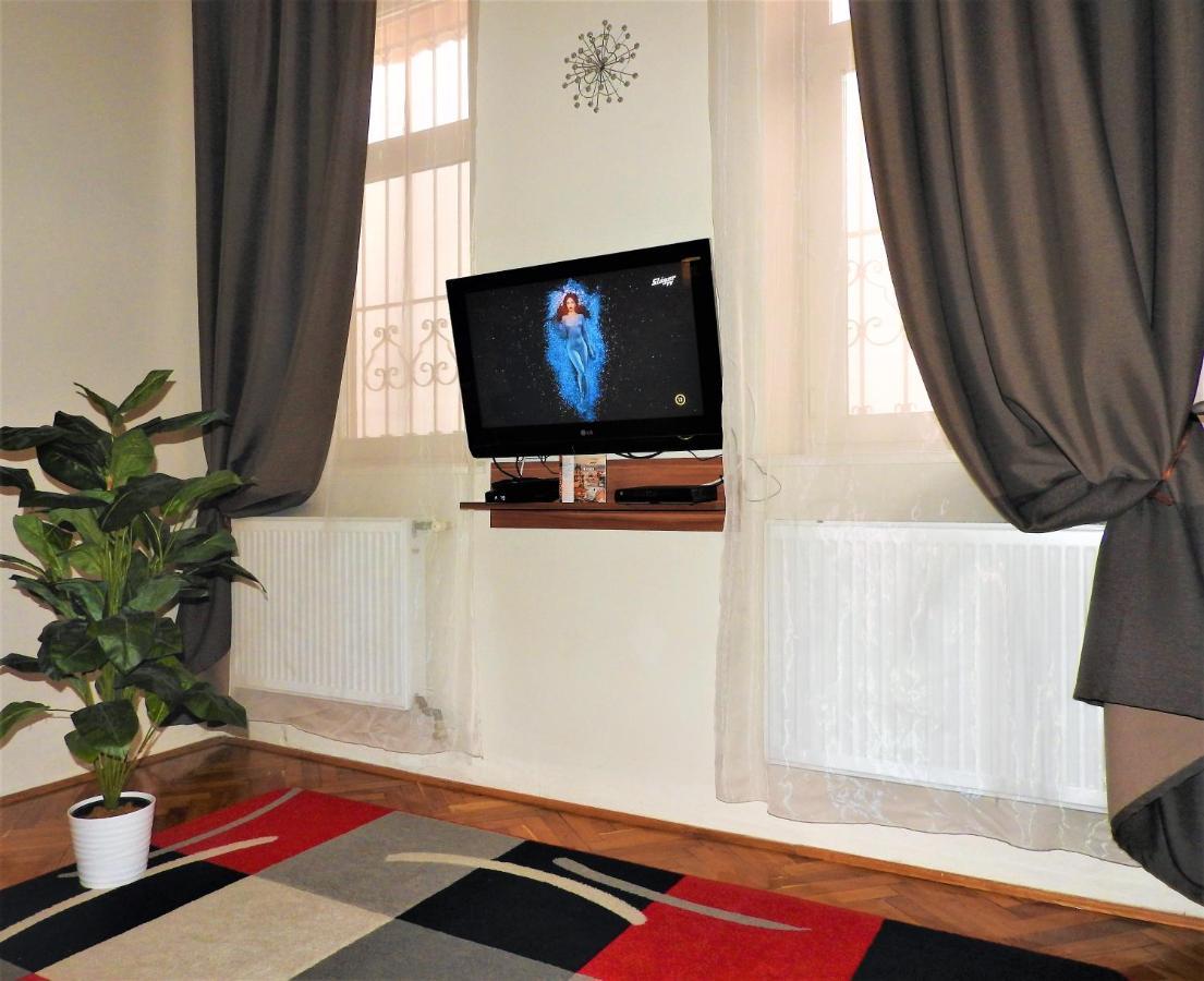 Nora Studio Apartman - Eger Apartment Exterior foto