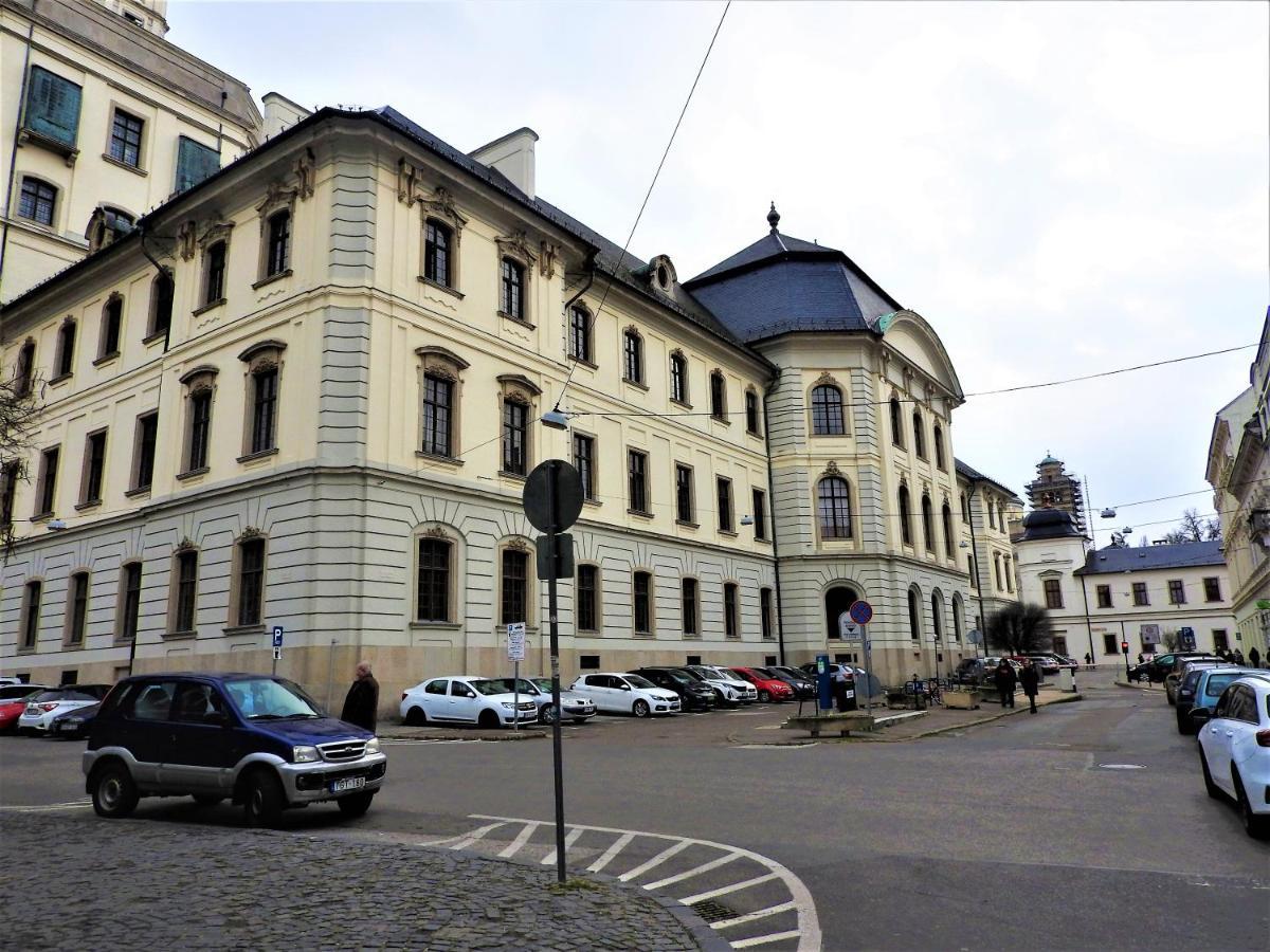 Nora Studio Apartman - Eger Apartment Exterior foto